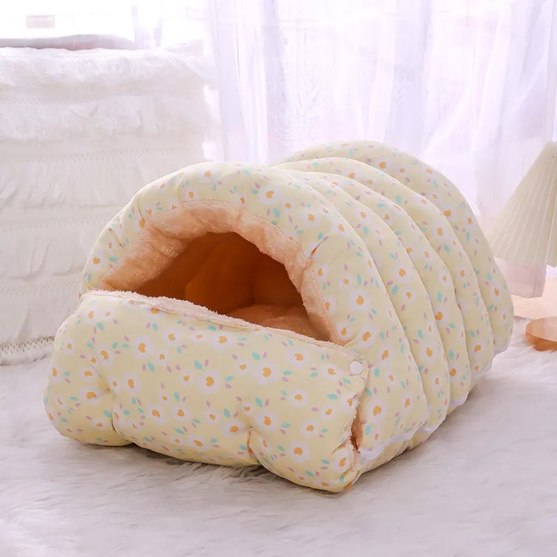Enclosed winter cat bed with removable lining in floral pattern, S and M sizes for cats up to 15kg