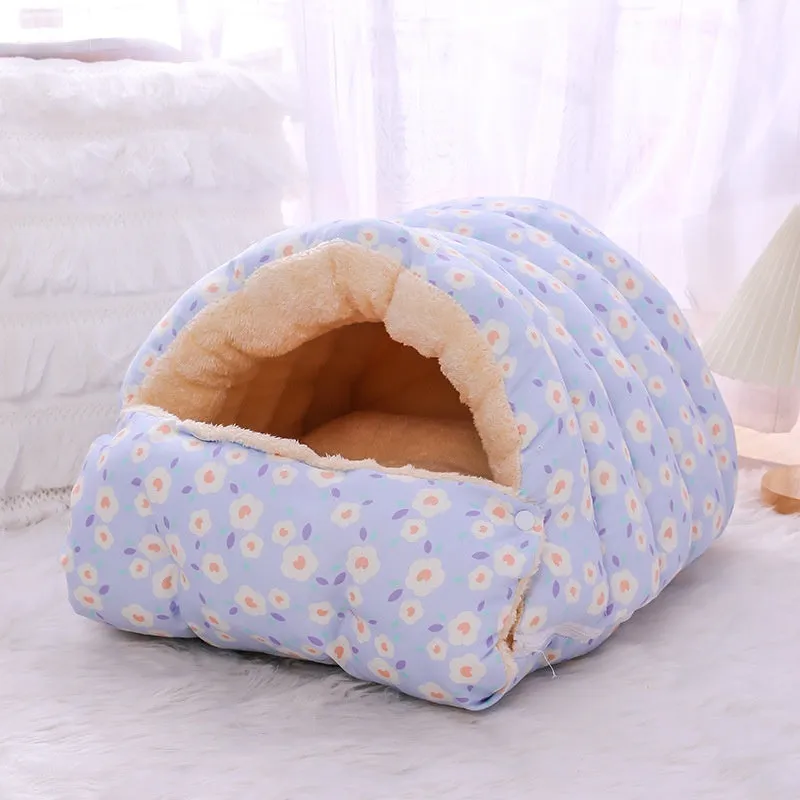 Enclosed winter cat bed with removable lining in floral pattern, S and M sizes for cats up to 15kg