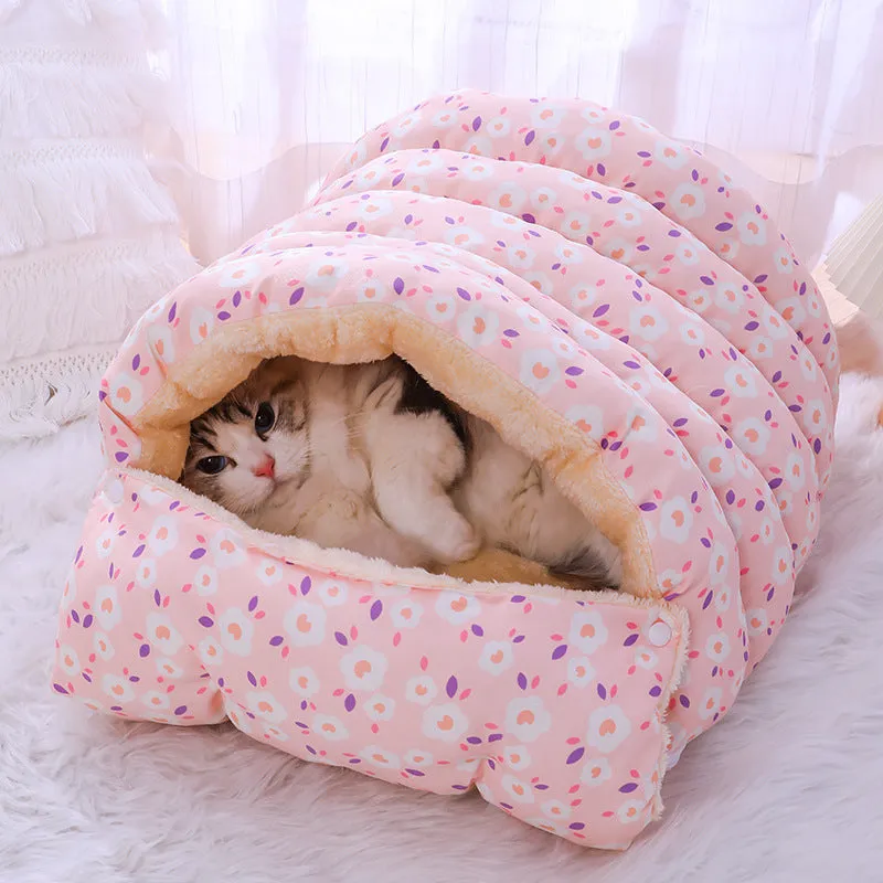 Enclosed winter cat bed with removable lining in floral pattern, S and M sizes for cats up to 15kg