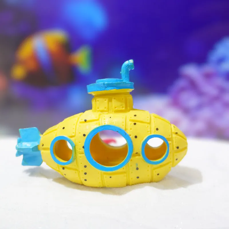 Mini PVC submarine aquarium ornament in red, sized 4-7cm, for fish tank landscaping