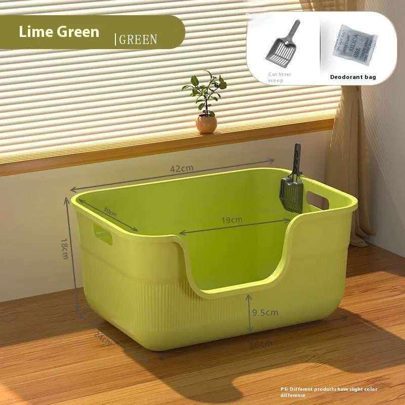 Oversized splash-proof cat litter box in multiple colours with extra large scoop included