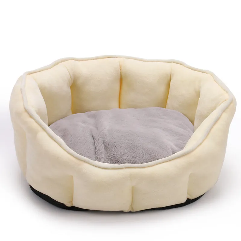 Grey plush cat kennel with an integrated hammock, showing soft interior and dimensions of 46cm wide.