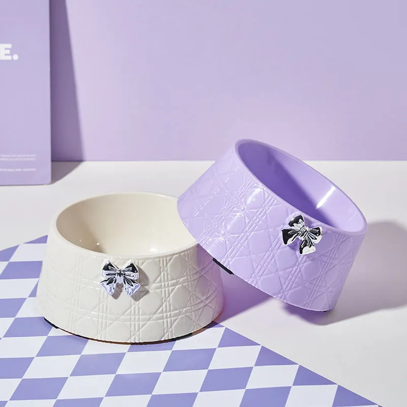 Decorative pet feeding bowl with diamond pattern in choice of colours.
