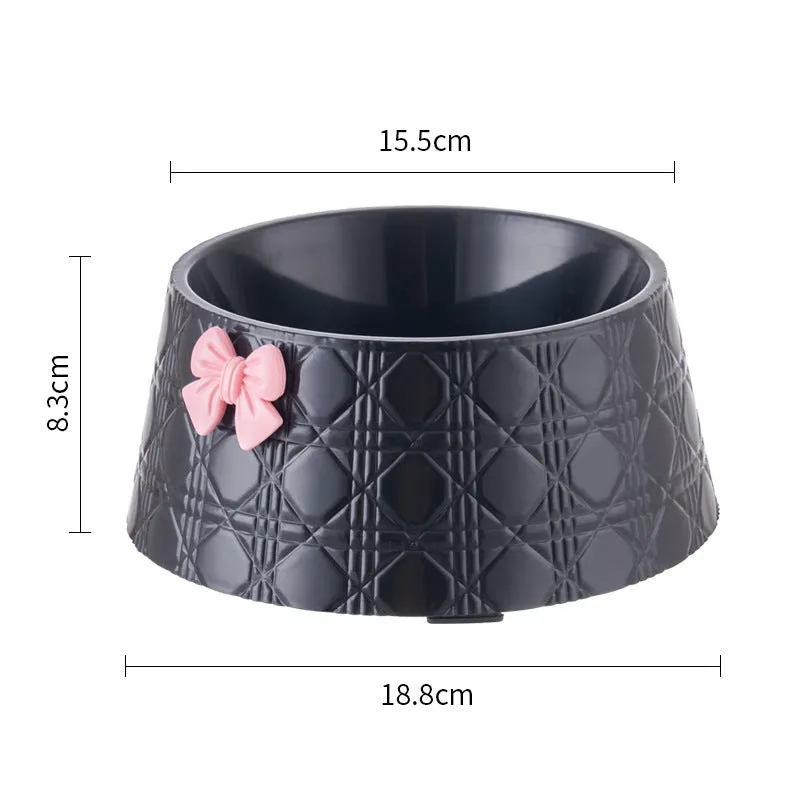 Decorative pet feeding bowl with diamond pattern in choice of colours.