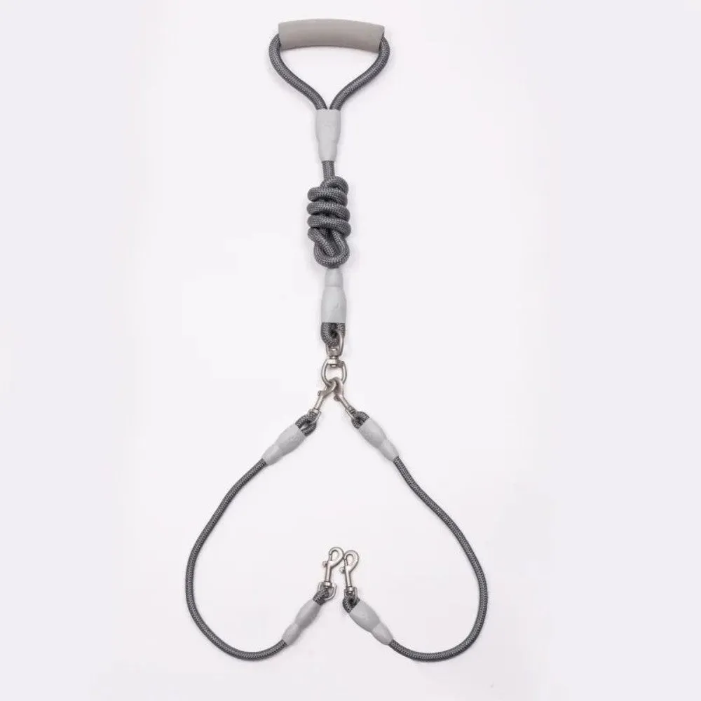 Double dog leash for two pets with foam handle and metal buckles in blue colour
