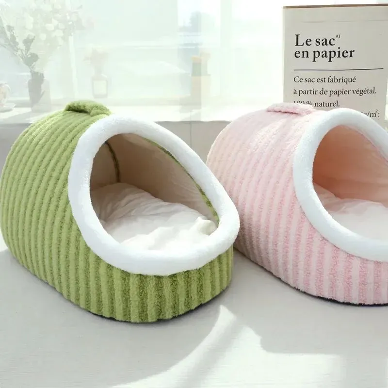 Thickened 3D striped dog bed with removable sponge interior in blue colour