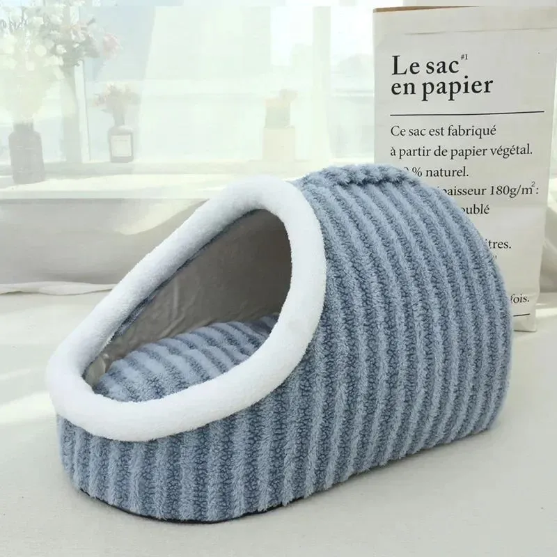 Thickened 3D striped dog bed with removable sponge interior in blue colour