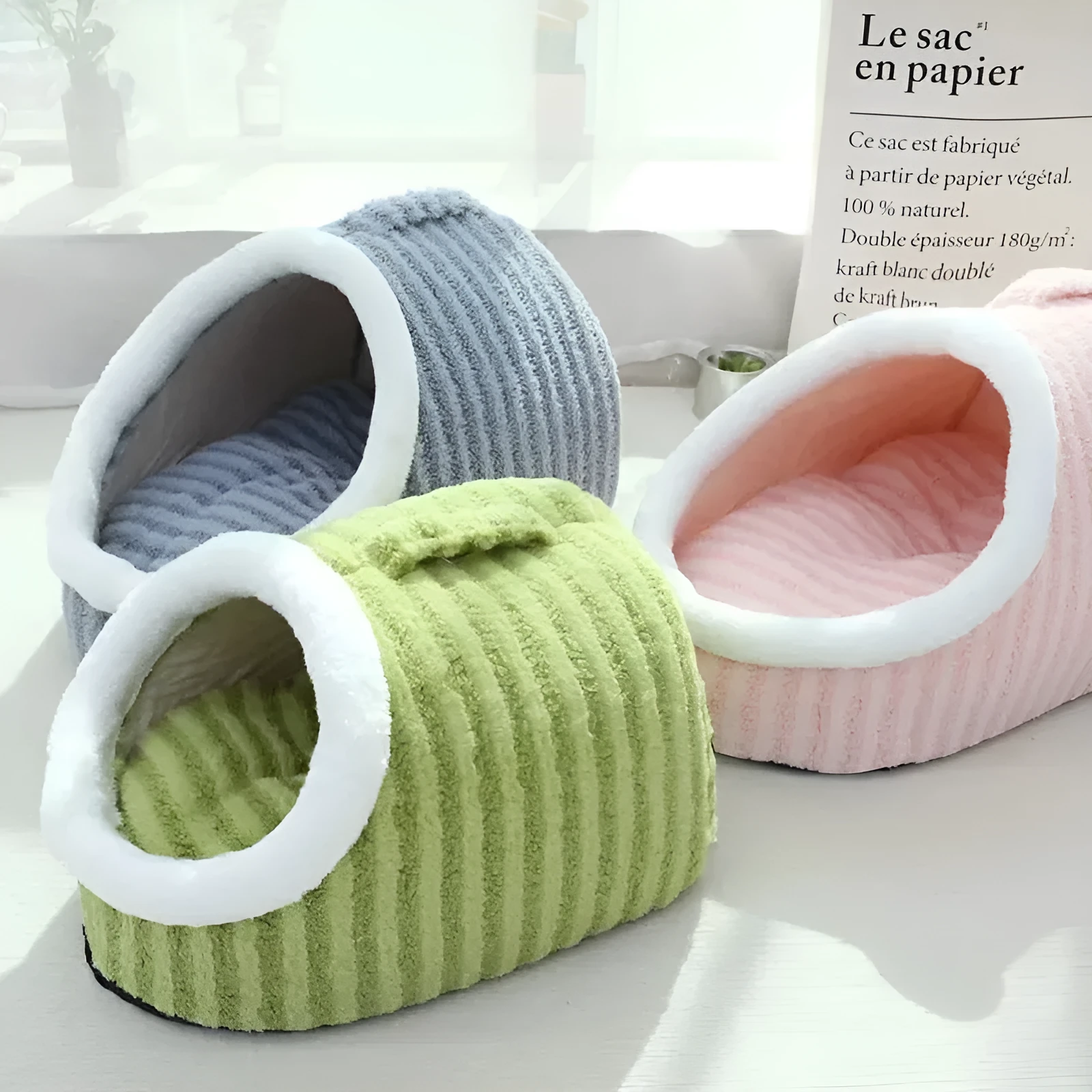 Thickened 3D striped dog bed with removable sponge interior in blue colour