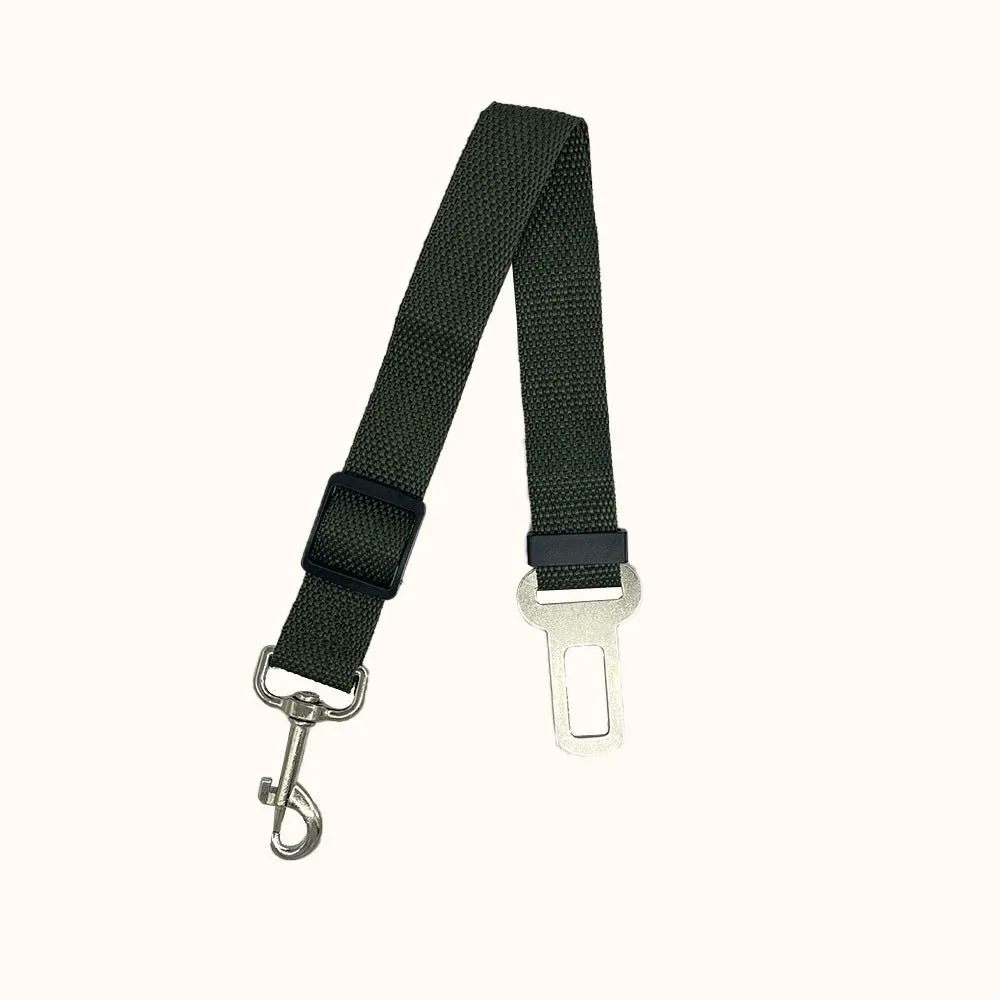 Retractable pet car safety belt in army green nylon with adjustable length for vehicle travel