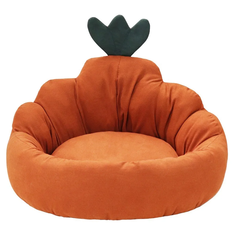 Carrot-shaped kennel bed for small and medium dogs in plush fabric, available in multiple colours and sizes S M L