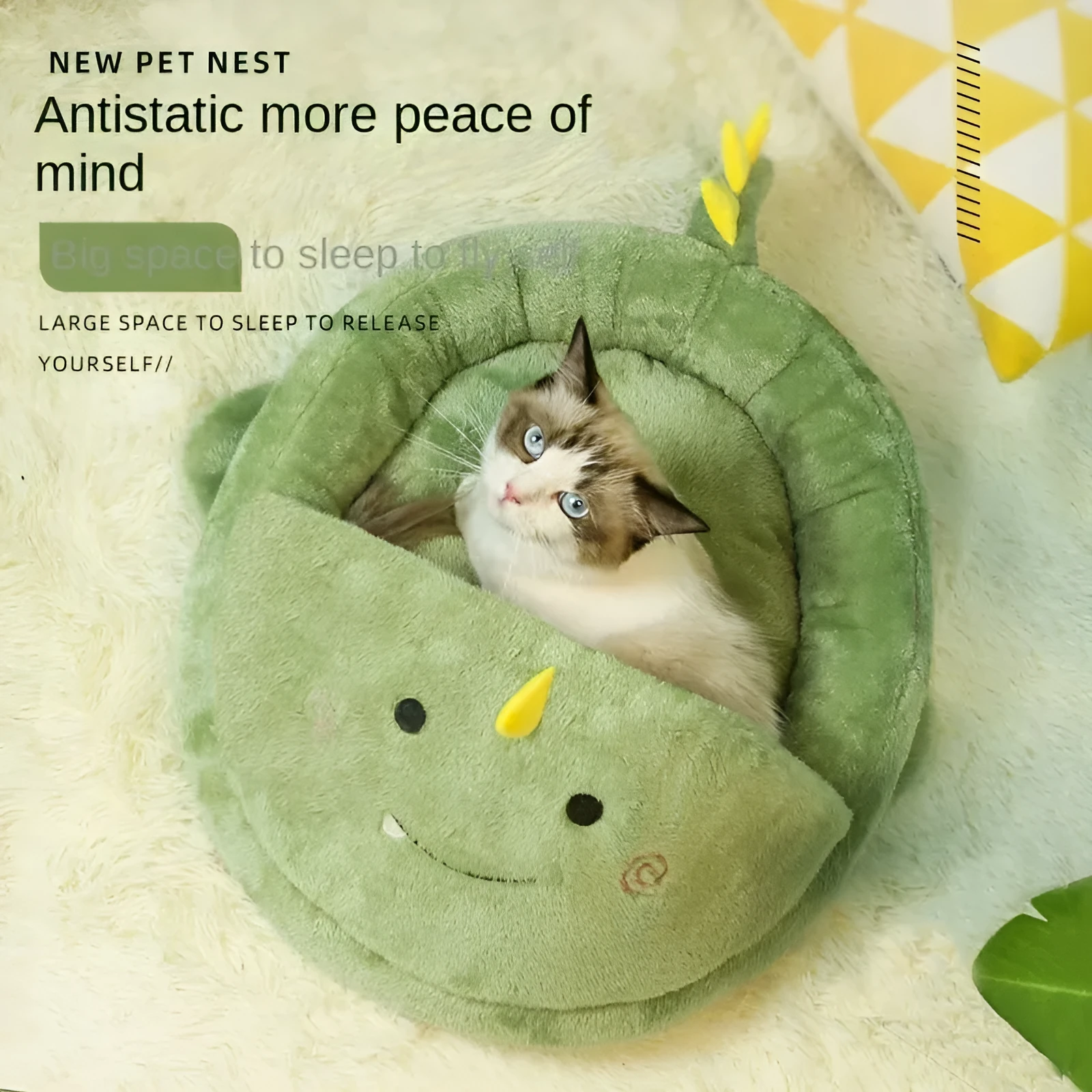 Semi-closed green pet bed with cartoon animal print, 50x45x7cm, for small cats and dogs
