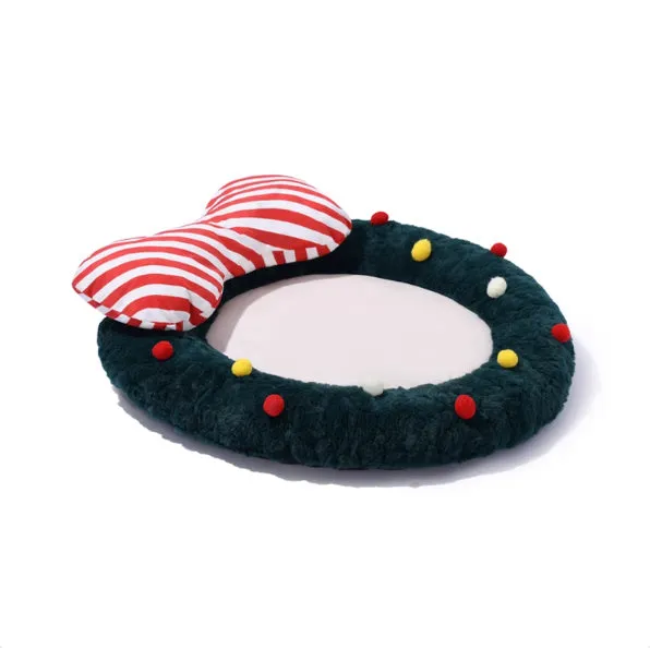 Four Seasons Creative Christmas Mat with PP Cotton Lining Size M, available in wreath, strawberry or socks design for festive home décor