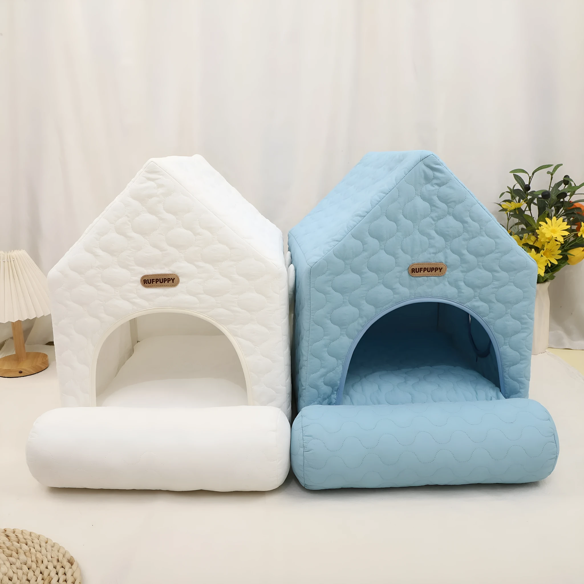 Closed pet house in white polyester, 55x38x48cm, for cats and small dogs up to 6 kg