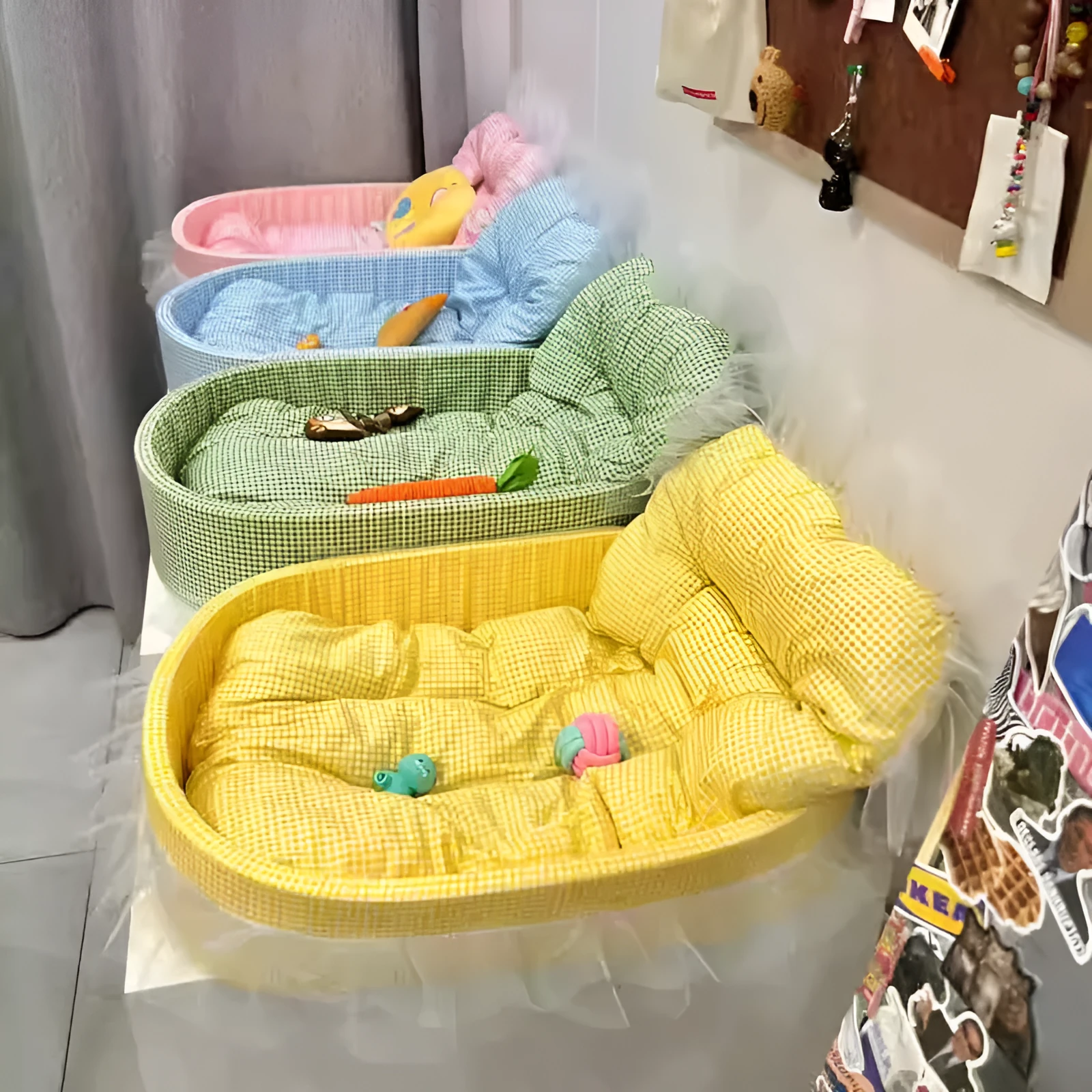 Cloth pet mat for dog kennel in warm yellow, size 60x40cm, with soft fabric surface