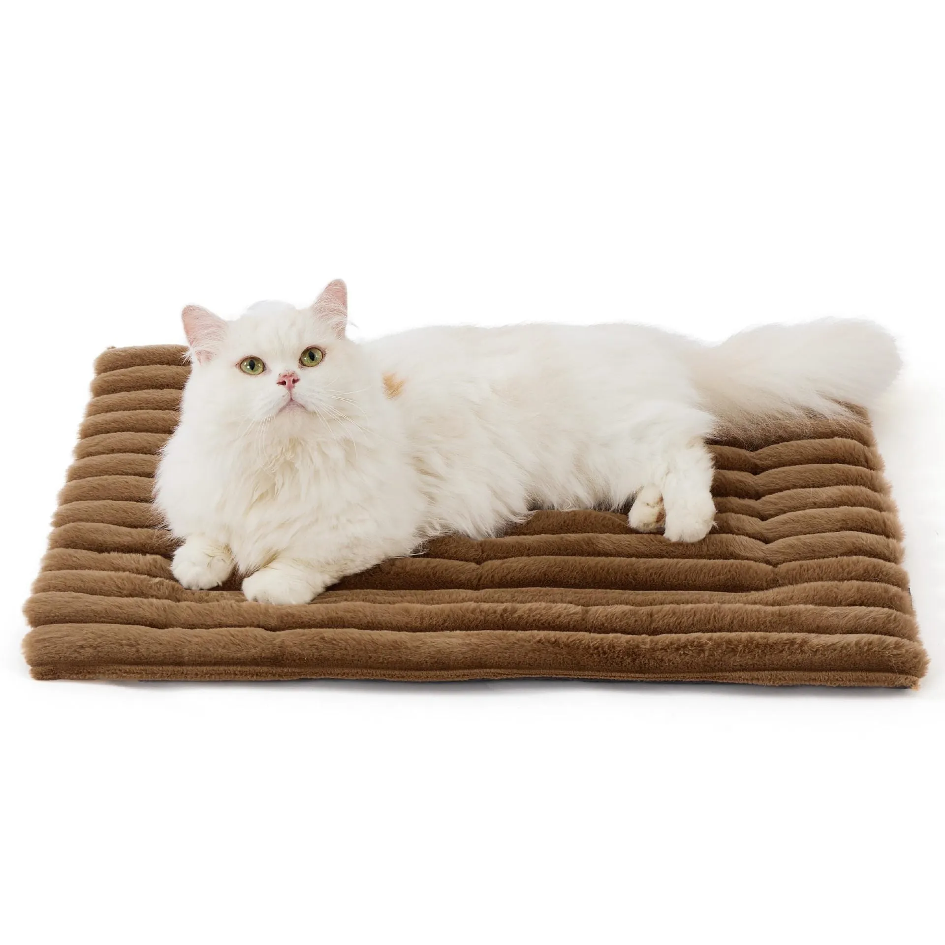 Self warming pet mat in corduroy fleece with non-slip bottom in Brown colour