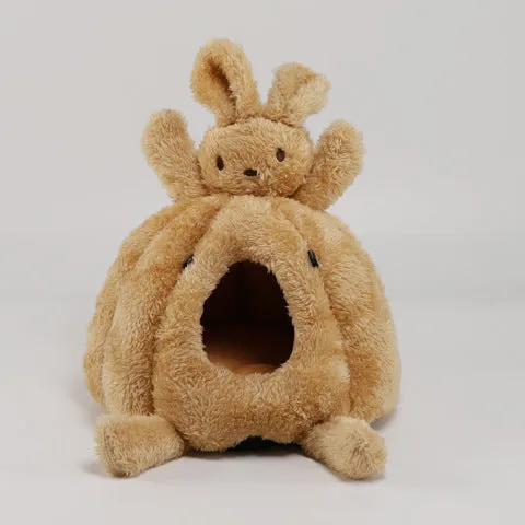 Arctic velvet pumpkin sleeping nest for small animals, showing round shape and removable mat in size medium