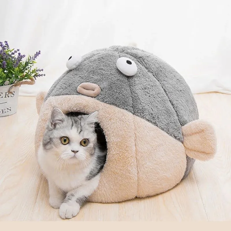 Balloonfish-shaped plush pet mat cushion for small dogs and cats, available in three sizes