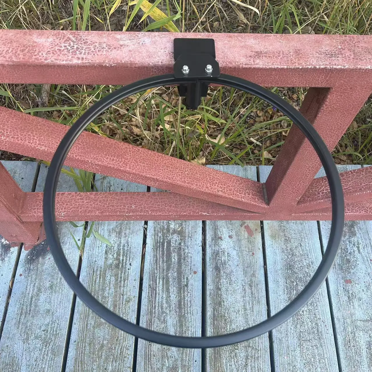 mobile portable disassembly iron cat nest with breathable metal frame