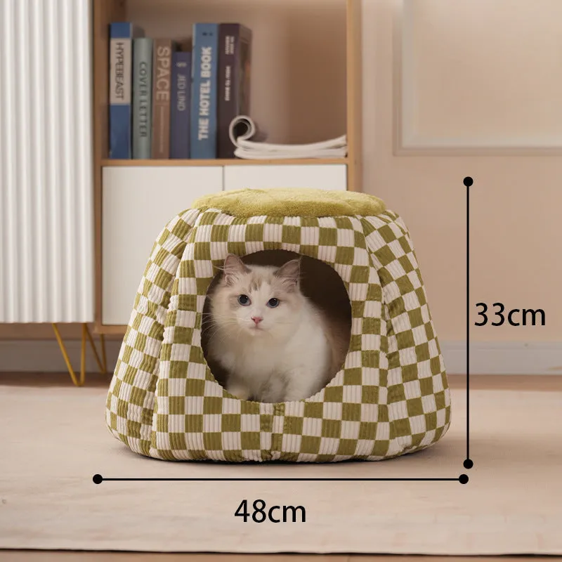 Closed cat kennel in green made from drawing flannel with PP cotton filling, 48 x 48 cm size, for cats up to 7 kg