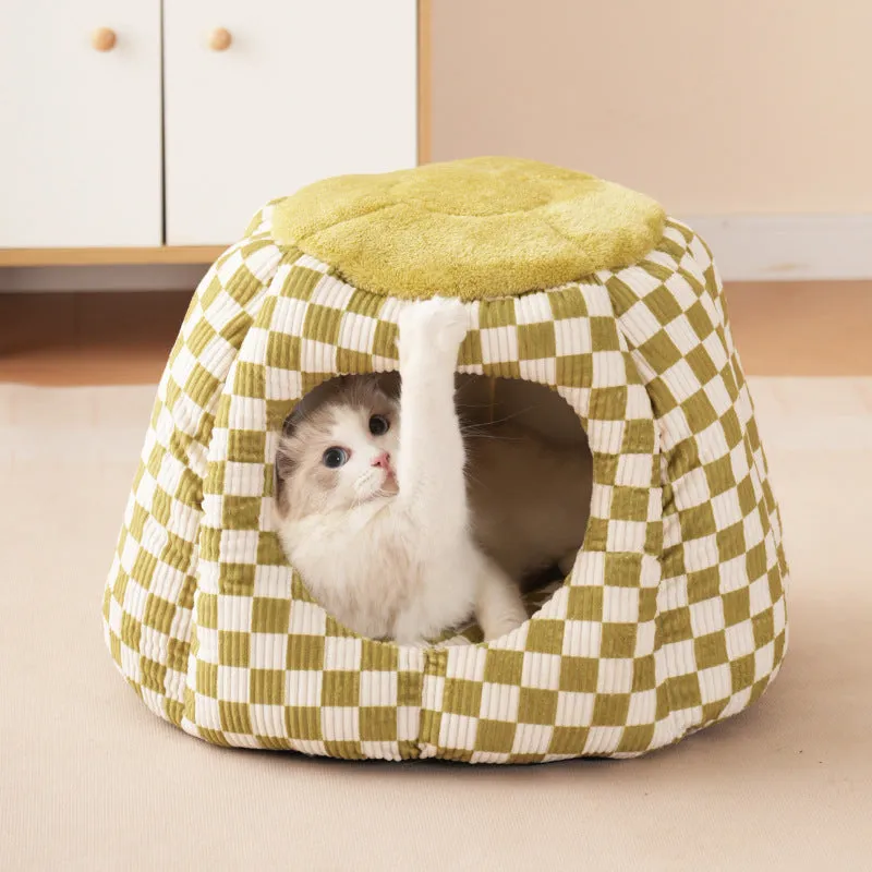 Closed cat kennel in green made from drawing flannel with PP cotton filling, 48 x 48 cm size, for cats up to 7 kg