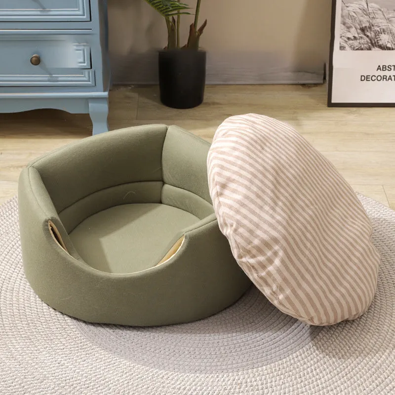 Blue tree hole kennel for small dogs and cats, 45 x 33 x 37 cm, lightweight design