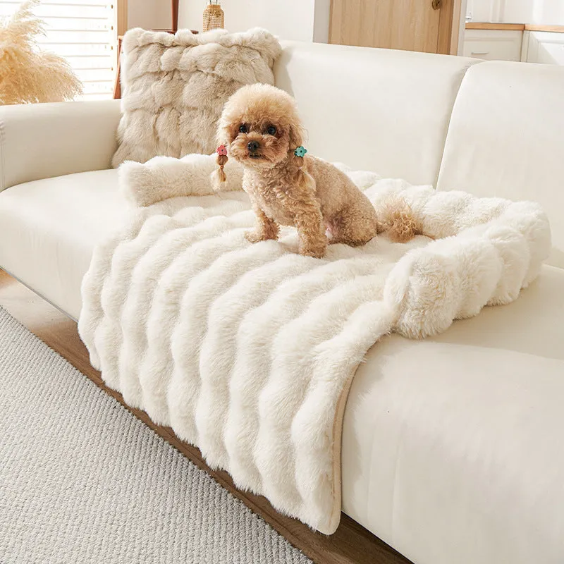Thick thermal non-slip dog mat in plush material, 75x75cm, beige colour option on floor