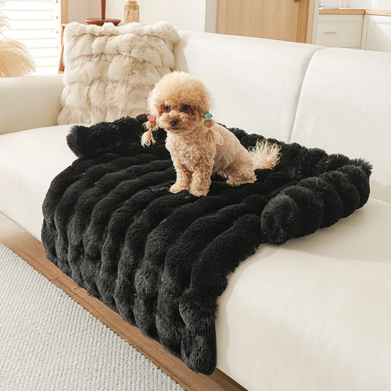 Thick thermal non-slip dog mat in plush material, 75x75cm, beige colour option on floor