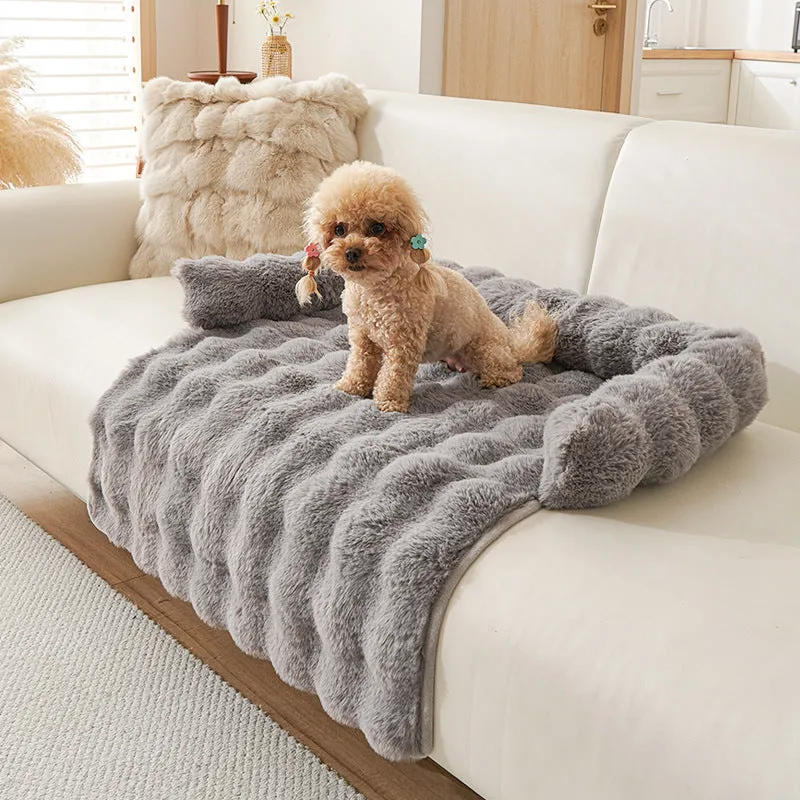 Thick thermal non-slip dog mat in plush material, 75x75cm, beige colour option on floor