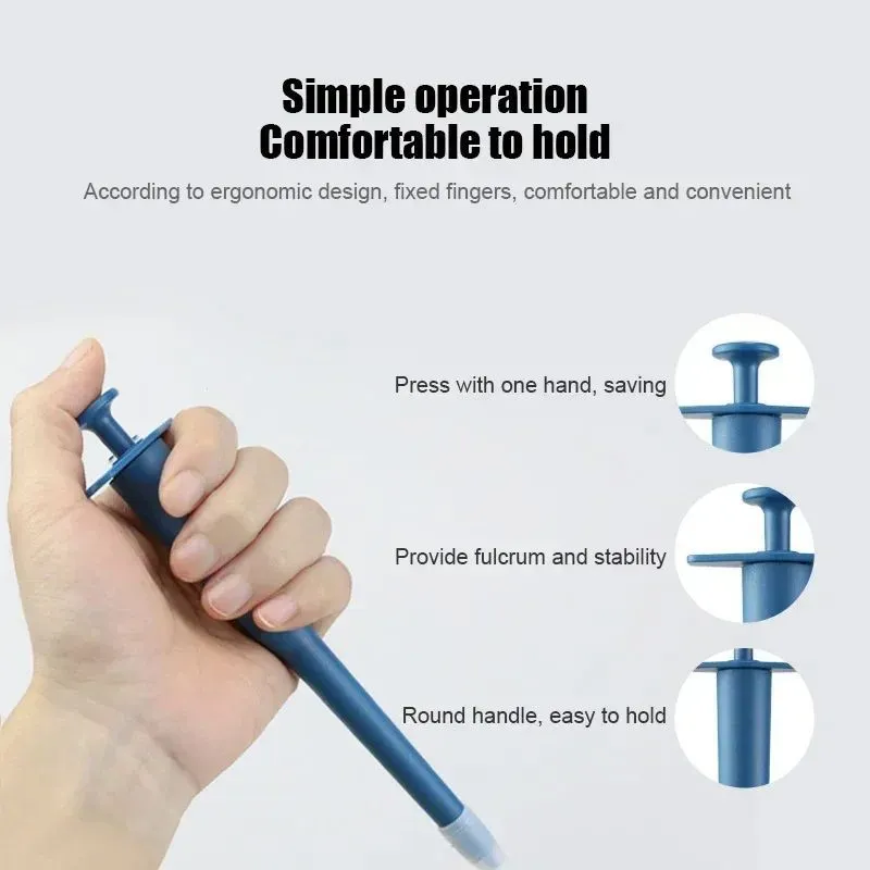 Blue pet medicine feeder push dispenser syringe tube for cats and dogs with liquid medication