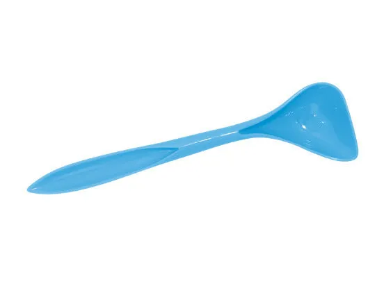 Silicone pet seal three-in-one can cover and spoon in sky blue on a pet food tin