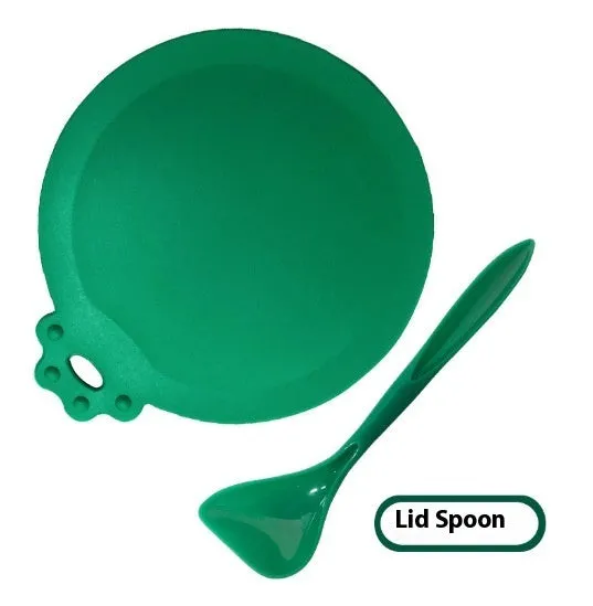 Silicone pet seal three-in-one can cover and spoon in sky blue on a pet food tin