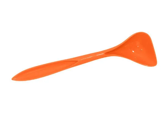 Silicone pet seal three-in-one can cover and spoon in sky blue on a pet food tin