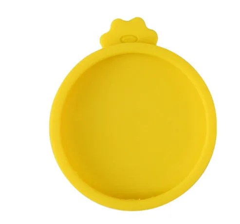 Silicone pet seal three-in-one can cover and spoon in sky blue on a pet food tin