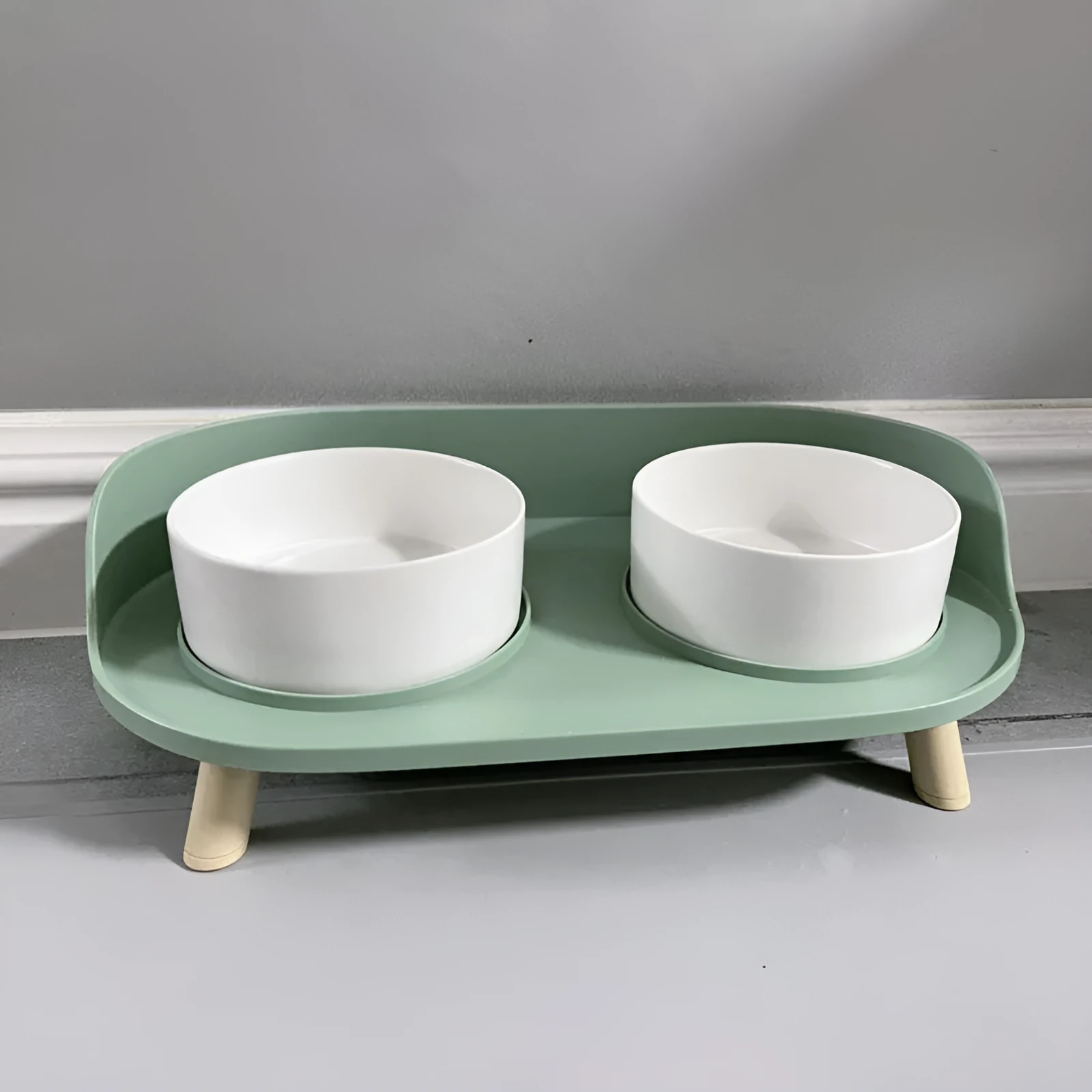 Ceramic cat double bowl in gray-green with raised design for cervical protection, new bone china construction