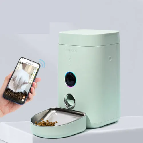 Intelligent automatic pet feeder for dogs and cats in light grey and white with APP control
