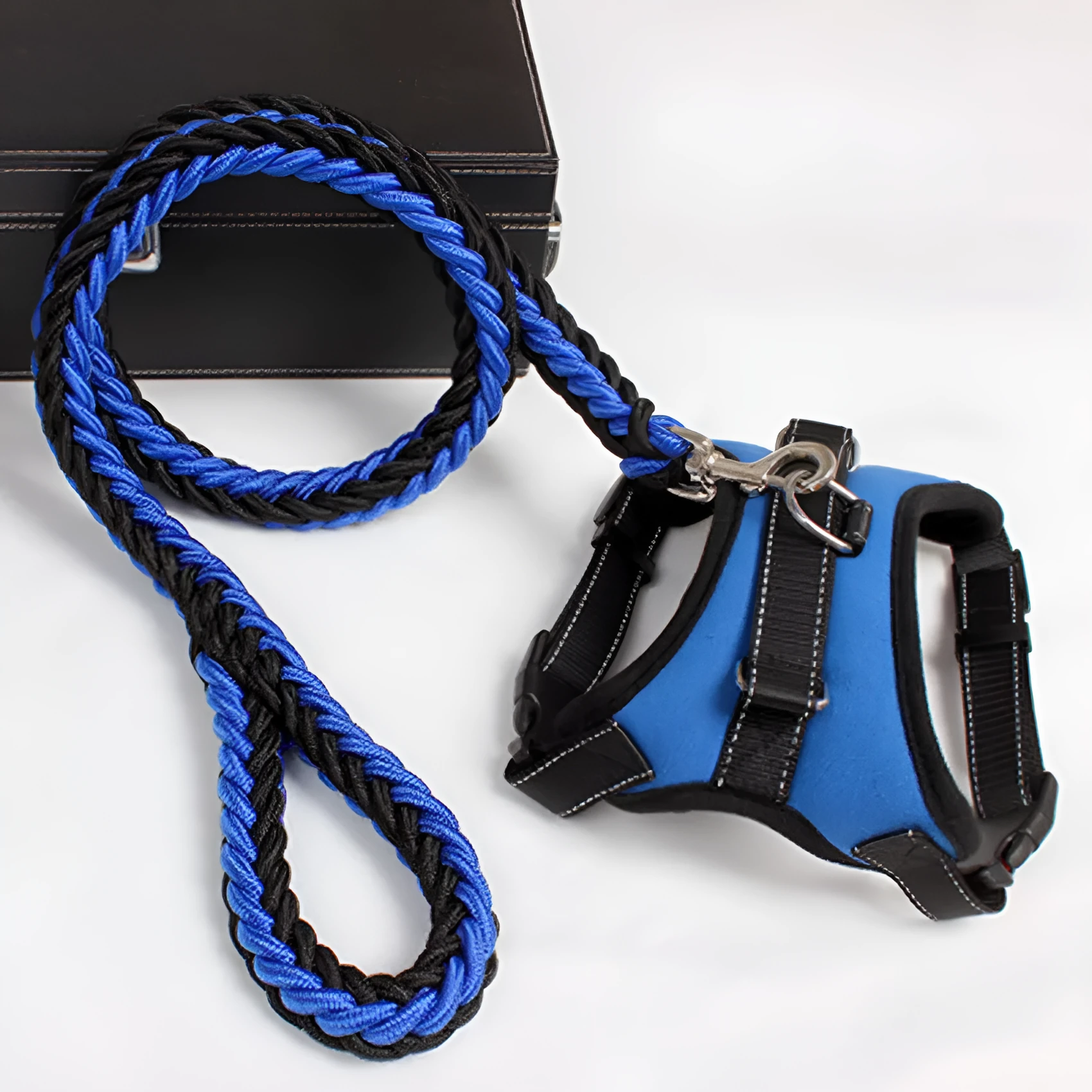 Dog leash chest strap saddle design in black with strong nylon and breathable mesh