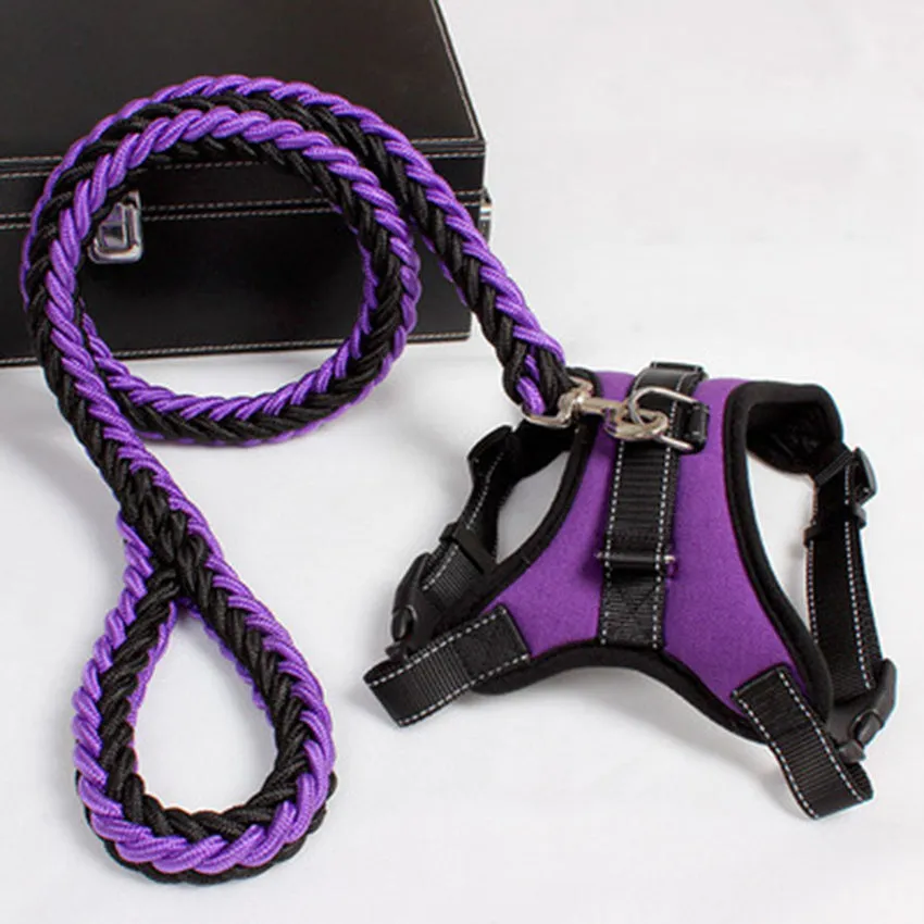 Dog leash chest strap saddle design in black with strong nylon and breathable mesh