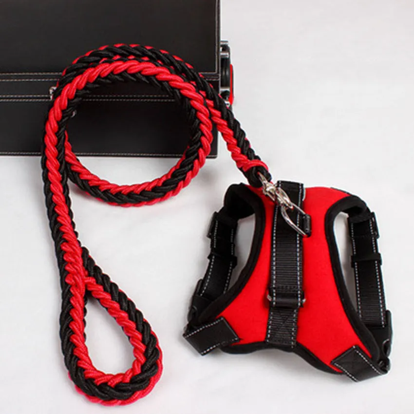 Dog leash chest strap saddle design in black with strong nylon and breathable mesh