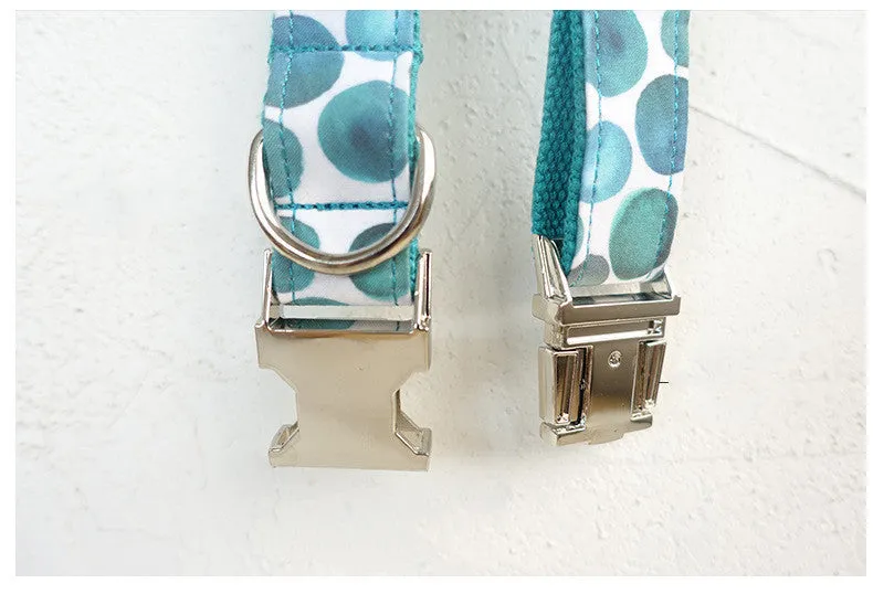 Retractable dog collar in bubble colour made from polyester, available in sizes XS to XL