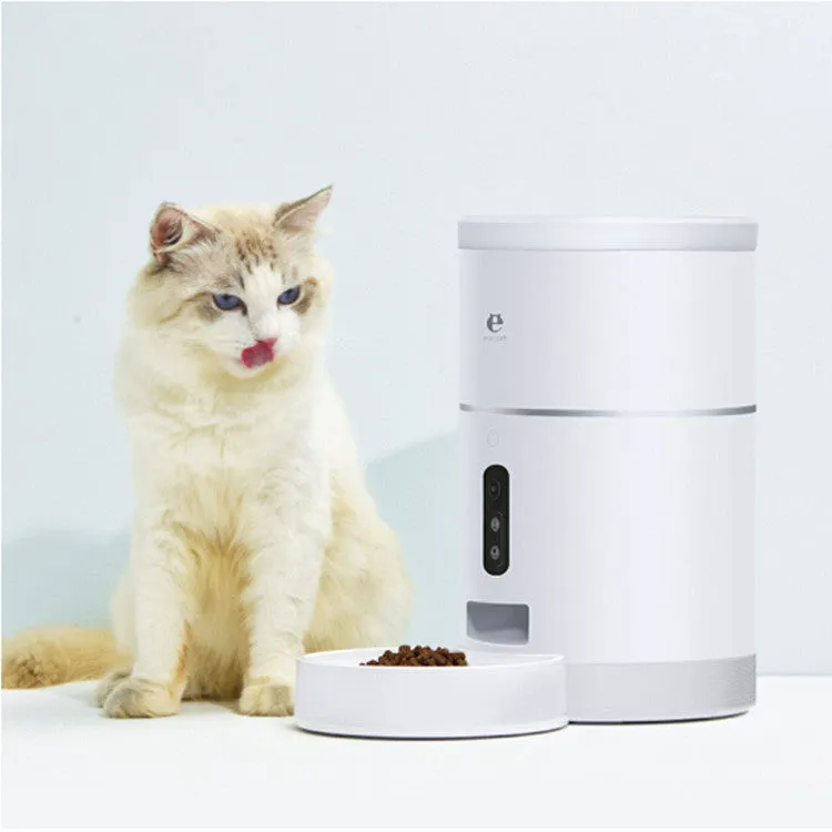 White ABS automatic pet feeder with 1080P camera, 4L capacity, and desiccant box for dry food