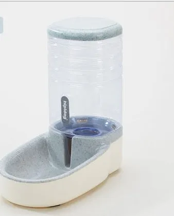 Pet automatic feeder and drinking fountain in blue with 3.8L PP plastic capacity for dogs and cats