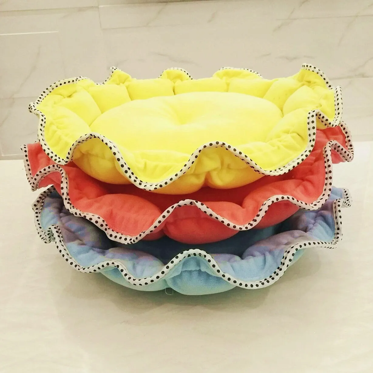 Yellow polar fleece bud-shaped small dog bed with pillow for pets under 10 kg