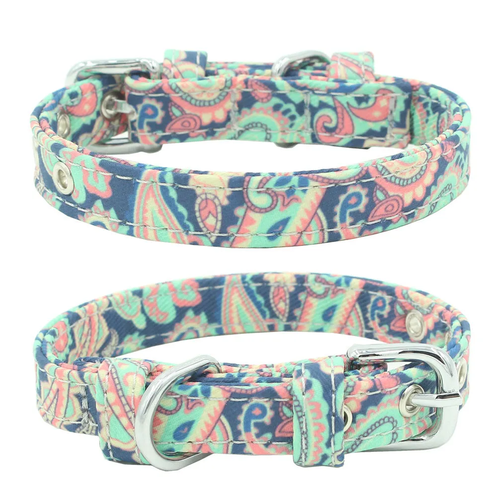 Double-layer canvas dog collar with reflective stripe in red colour on white background