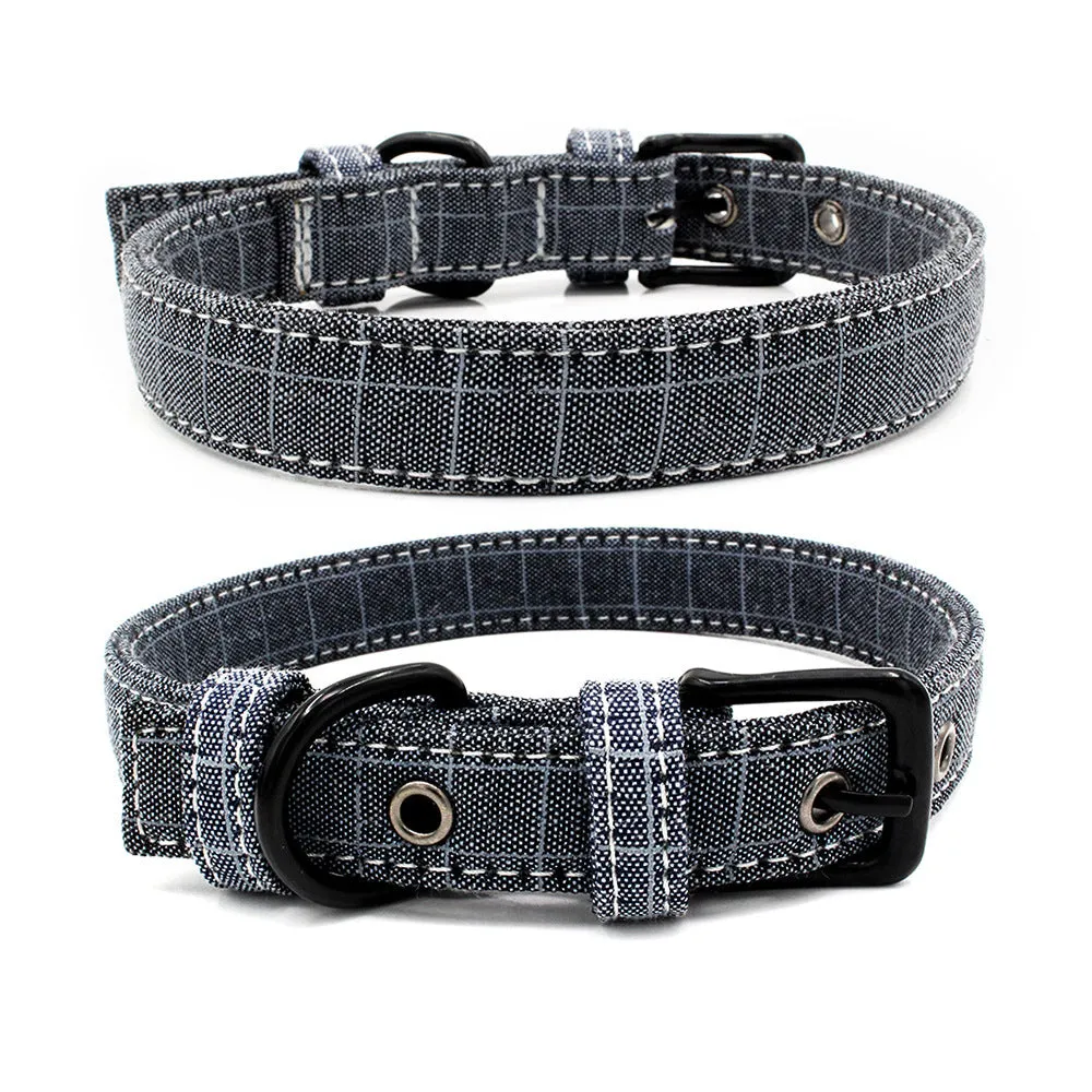 Double-layer canvas dog collar with reflective stripe in red colour on white background