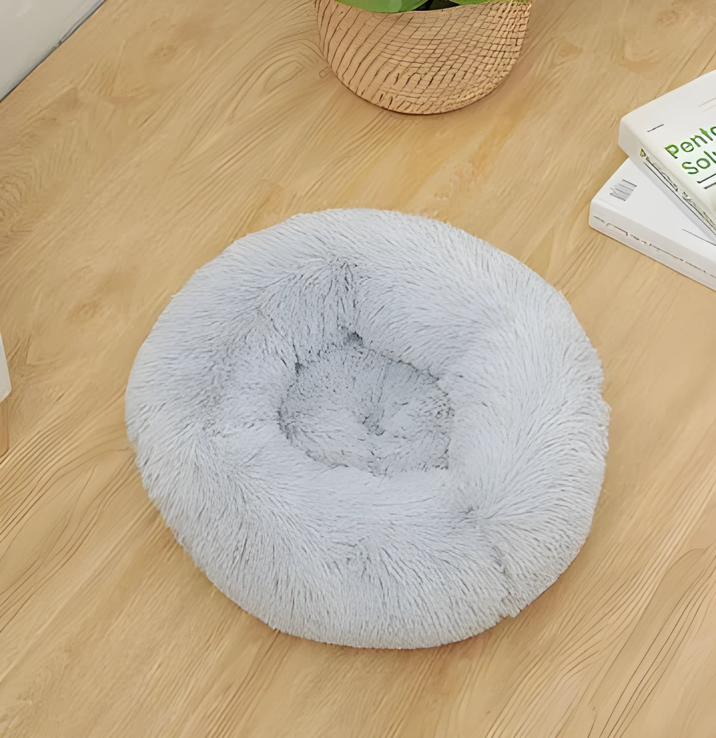 Long hair faux fur pet nest bed in pink, round shape, suitable for dogs and cats