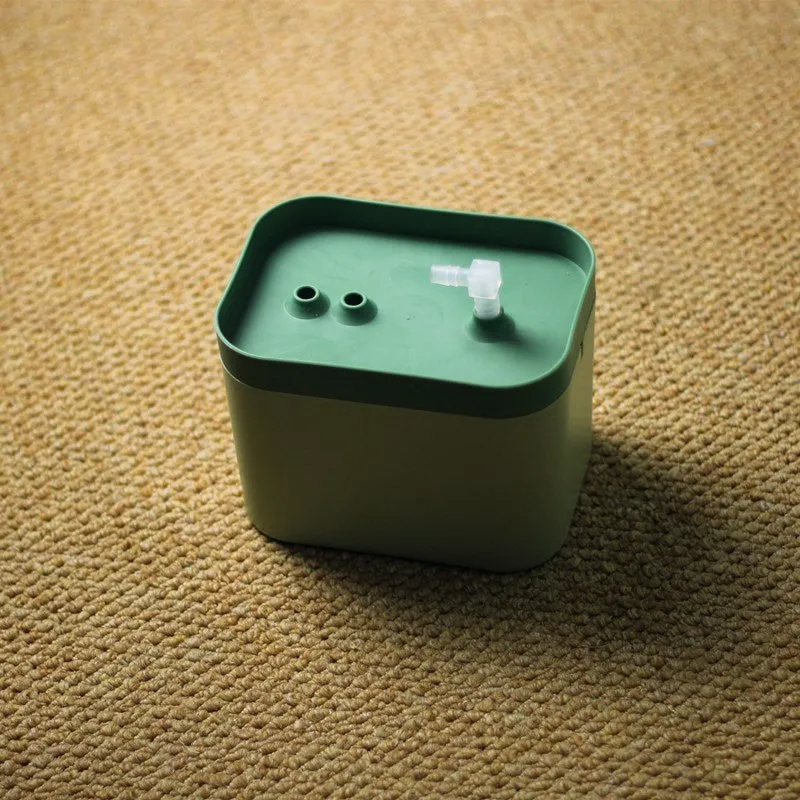 Automatic circulating water dispenser for pets with 1.5L tank, food-grade material, and gear adjustment