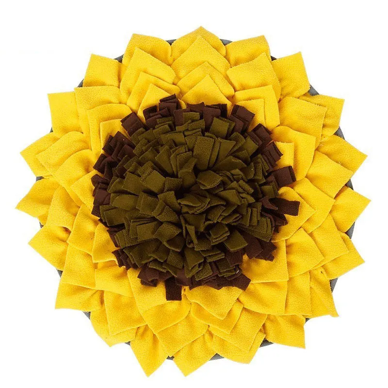 Green dog sniffing mat with fleece folds on non-slip base, 69x53cm