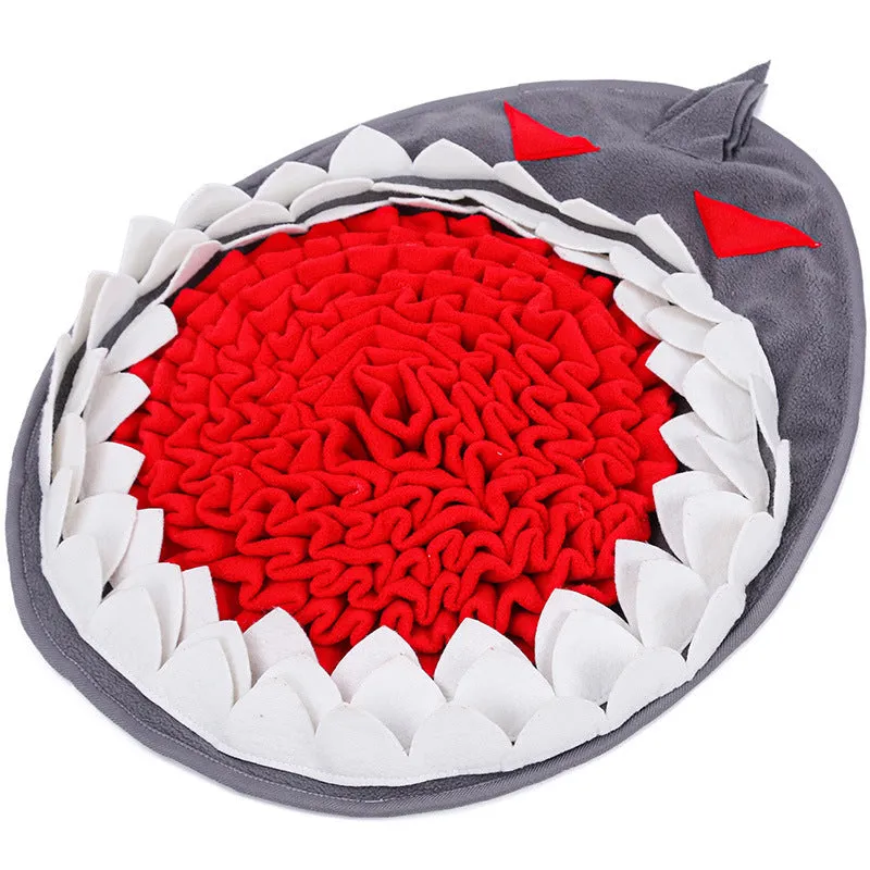 Green dog sniffing mat with fleece folds on non-slip base, 69x53cm
