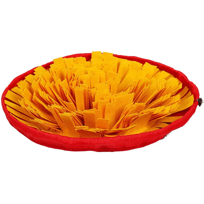 Green dog sniffing mat with fleece folds on non-slip base, 69x53cm