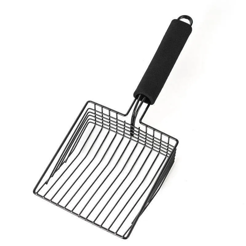 Black metal cat litter scoop with ergonomic handle and fine 0.8cm tine gaps.